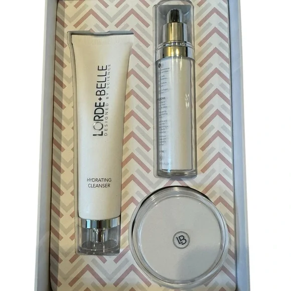 Lorde + Belle Skincare regimen - Picture 2 of 7